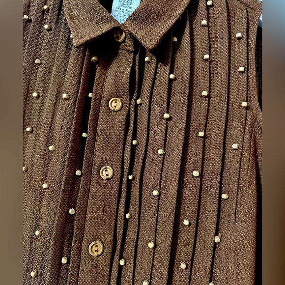 Vintage sleeveless Danny & Nicole top with wooden bead embellishments. - Picture 3 of 5